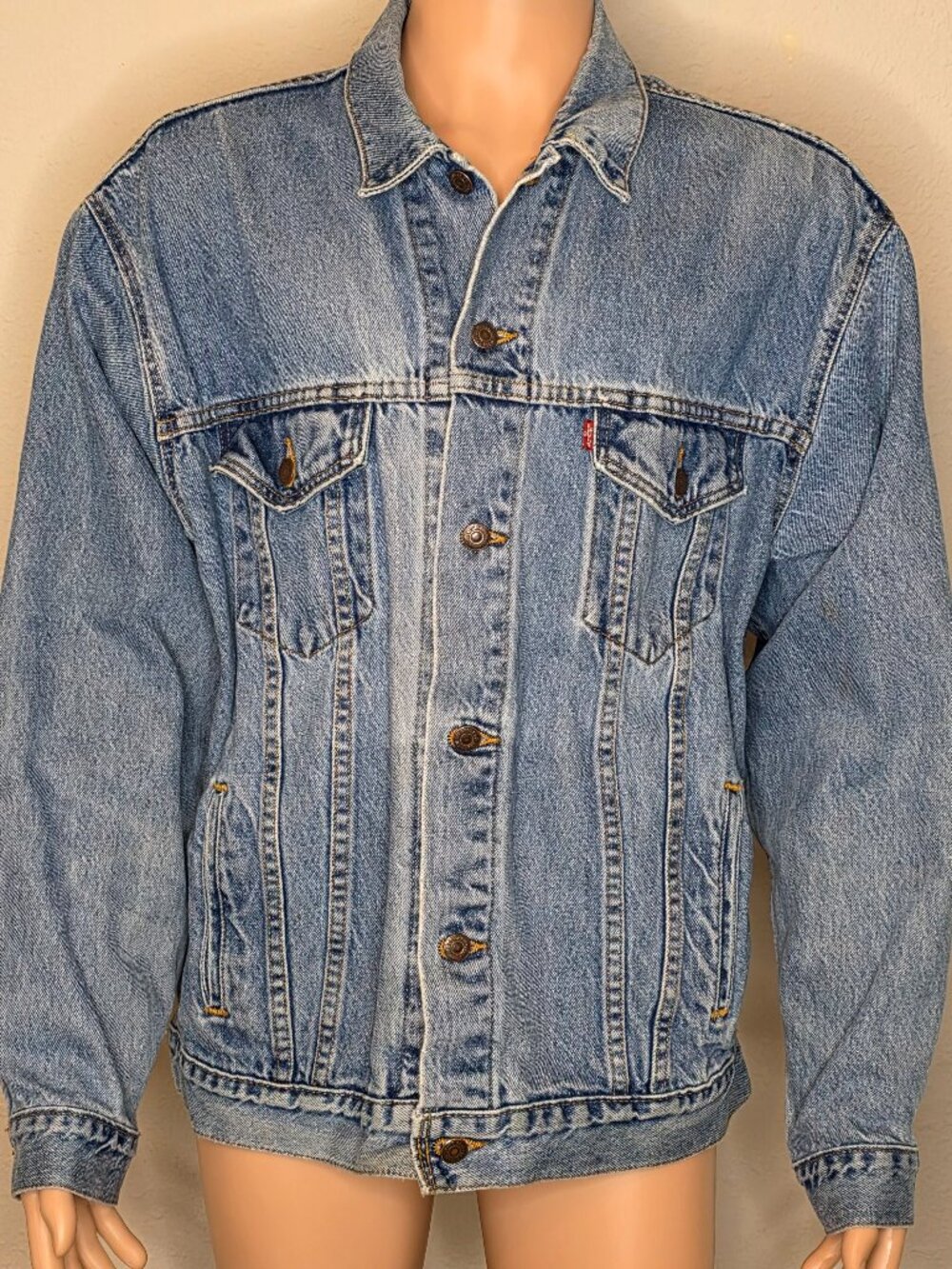 Levi's Vintage 90's Flawless, Light Wash Trucker Jean Jacket 70507-0389, Size XL